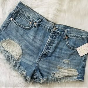 NWT FREE PEOPLE FRAYED DENIM SHORTS